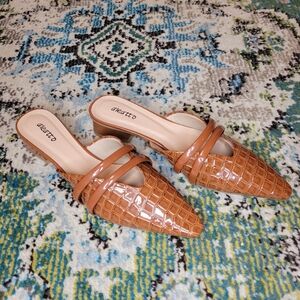 Aleatto Faux Crocodile Embossed Slip On Pointed Kitten Heels, Size EU 39 US 8